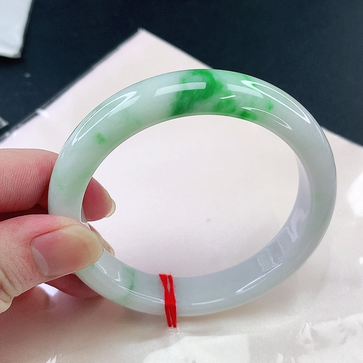 翡翠手镯未镶嵌圈60.5。1606。c