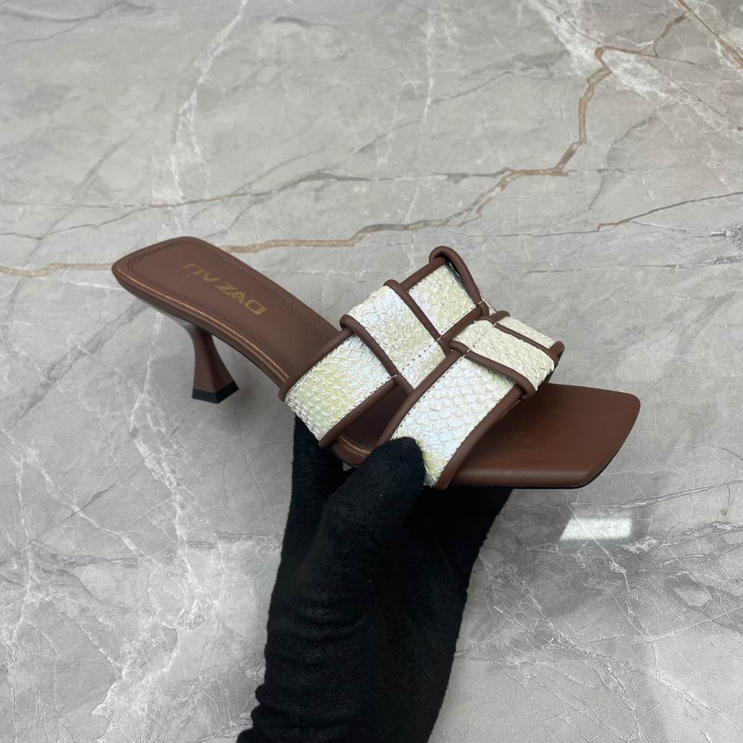 拖鞋女 (鱼皮) 21143 （孤品）f区35码