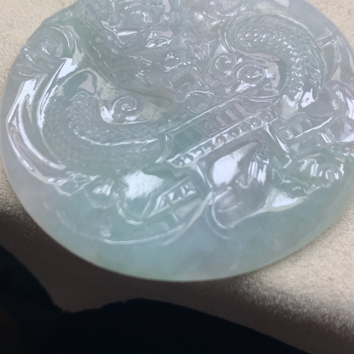 翡翠颈饰未镶嵌吊坠