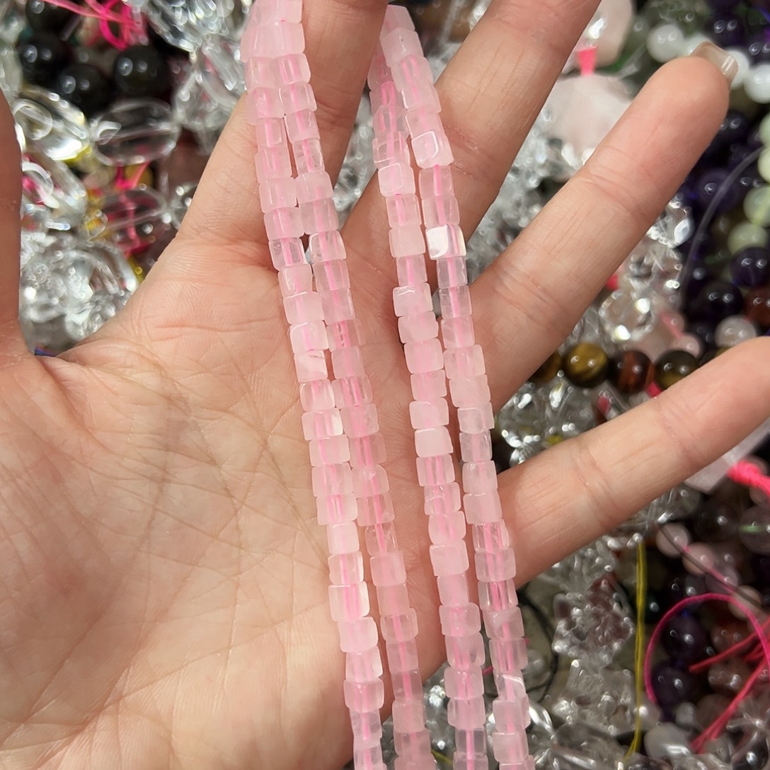 玛瑙/玉髓未镶嵌珠宝半成品，卡4粉水晶方糖一条