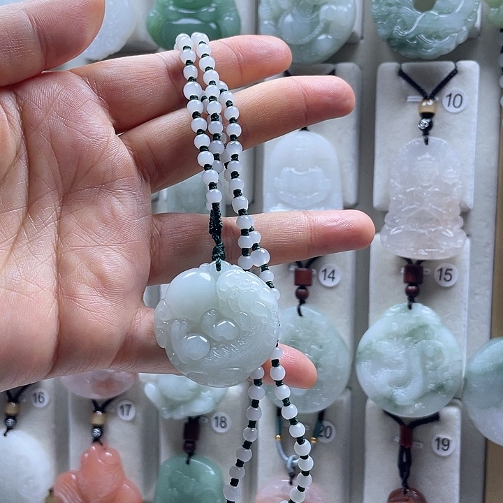 玛瑙/玉髓颈饰未镶嵌