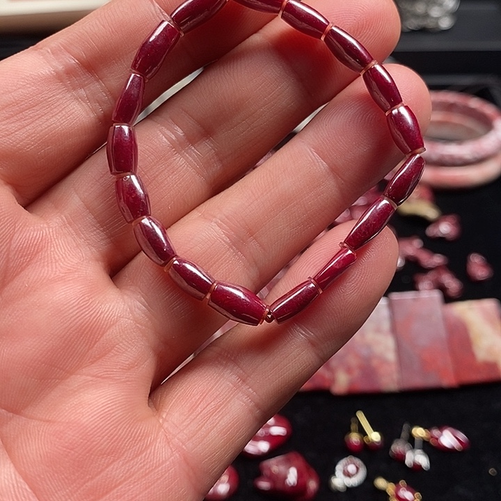 天然辰砂天然朱砂原矿手串