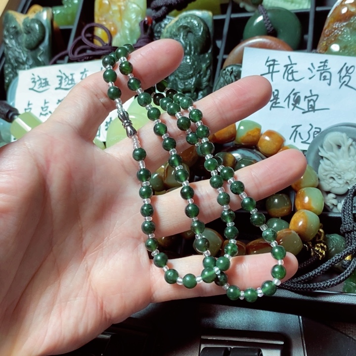 蛇纹石玉颈饰未镶嵌