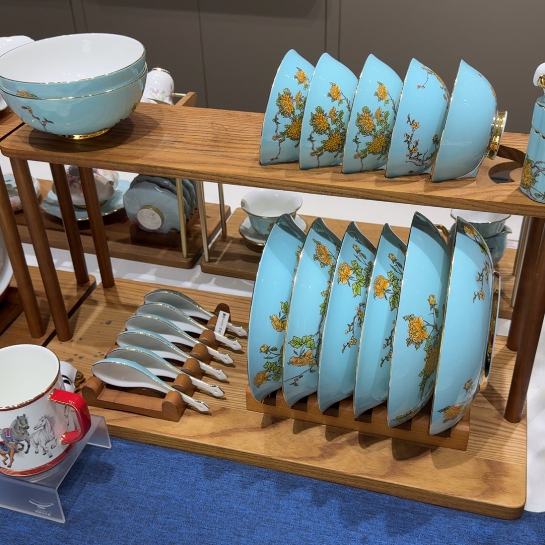 小***开陶瓷22透餐具6人位