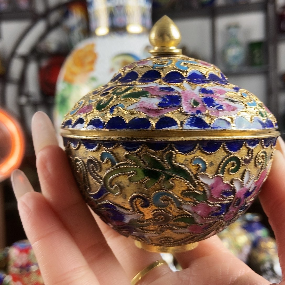路***蜓铜花丝金地盖碗一个（放漏）