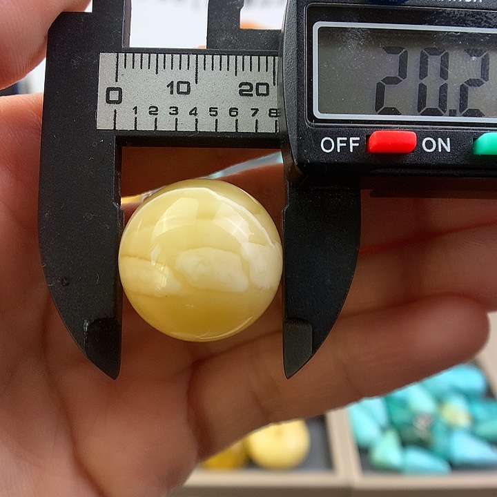 琥珀未镶嵌吊坠(不含链)109