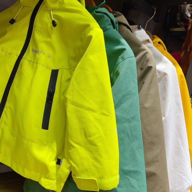 2025新 美山三合一冲锋衣外套 男女童硬壳糖果色轻量化可拆卸外套