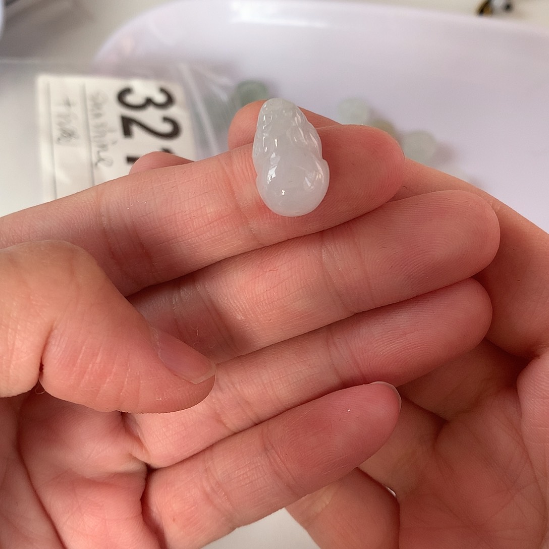 翡翠颈饰未镶嵌?****e貔貅