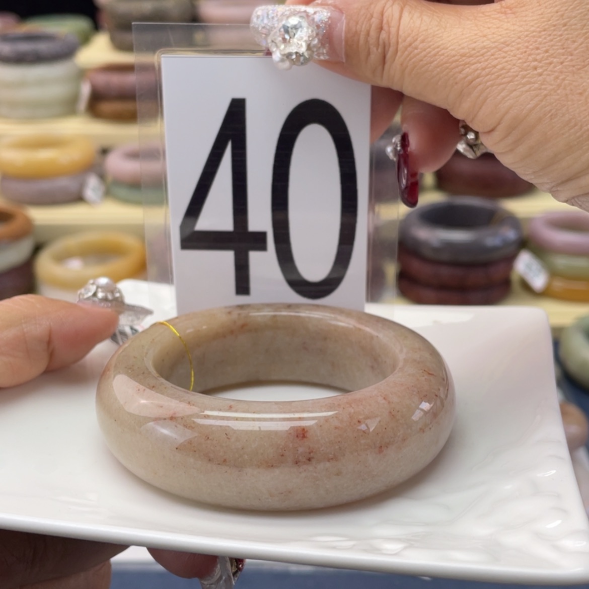 【闪购商品】石英质玉手镯未镶嵌