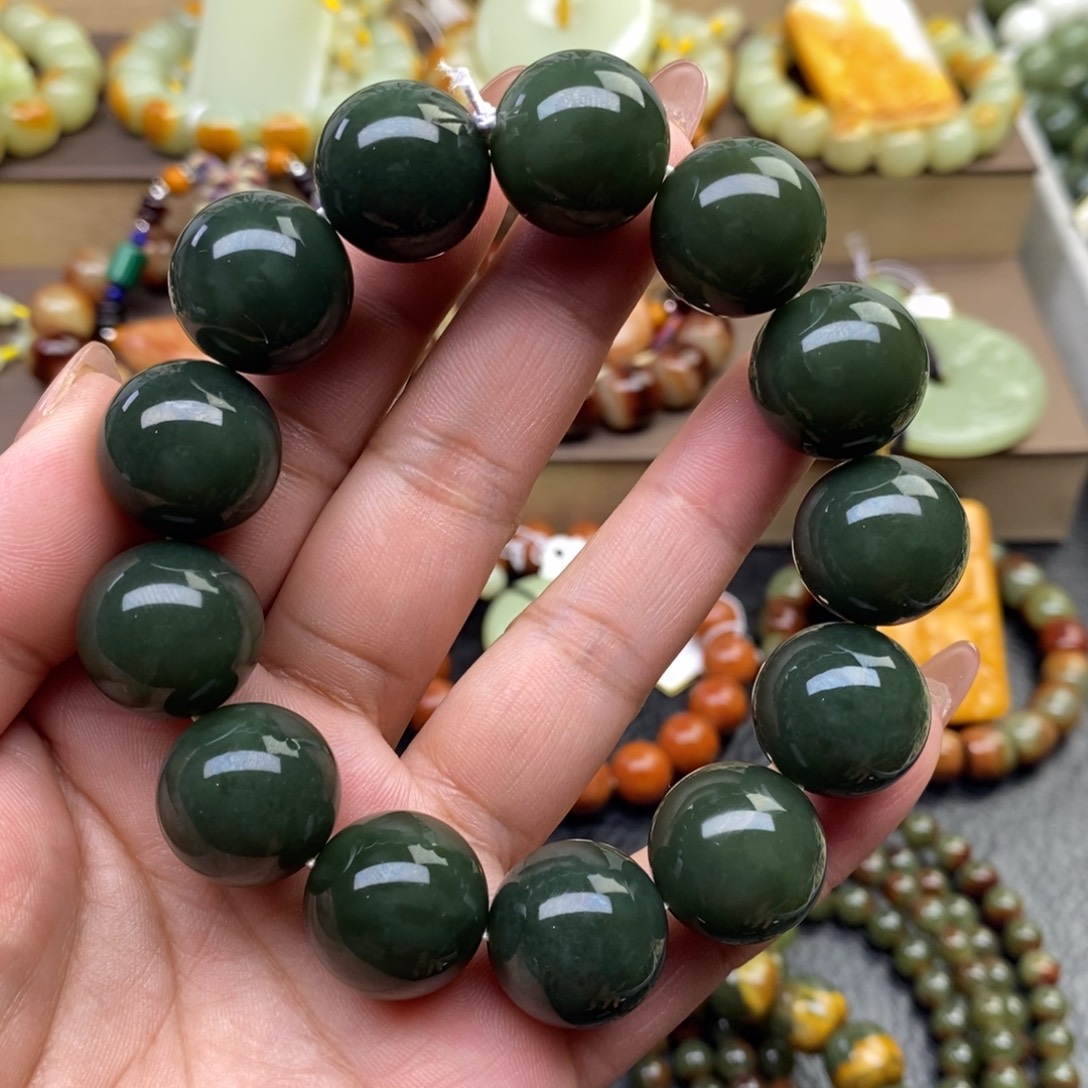 透闪石质玉未镶嵌手串