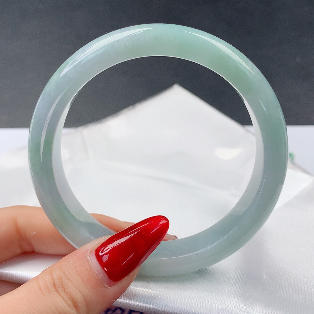 翡翠手镯未镶嵌81正60