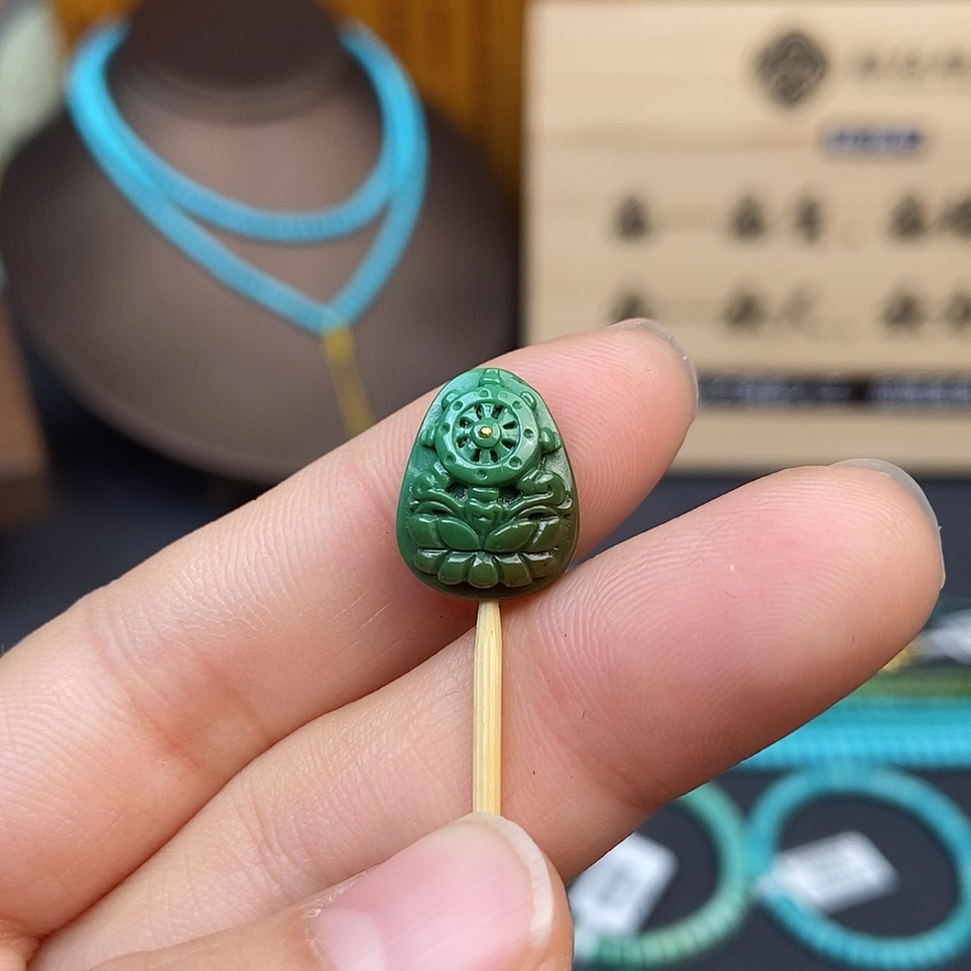 绿松石配饰未镶嵌