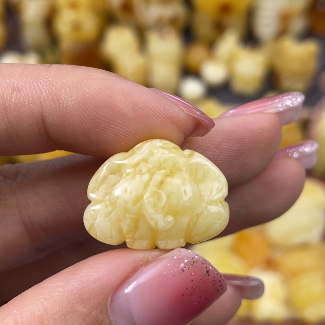 琥珀裸石未镶嵌蜜蜡