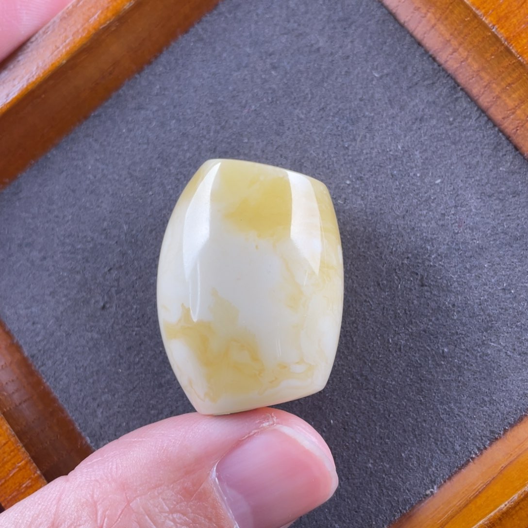 琥珀颈饰未镶嵌蜜蜡吊坠