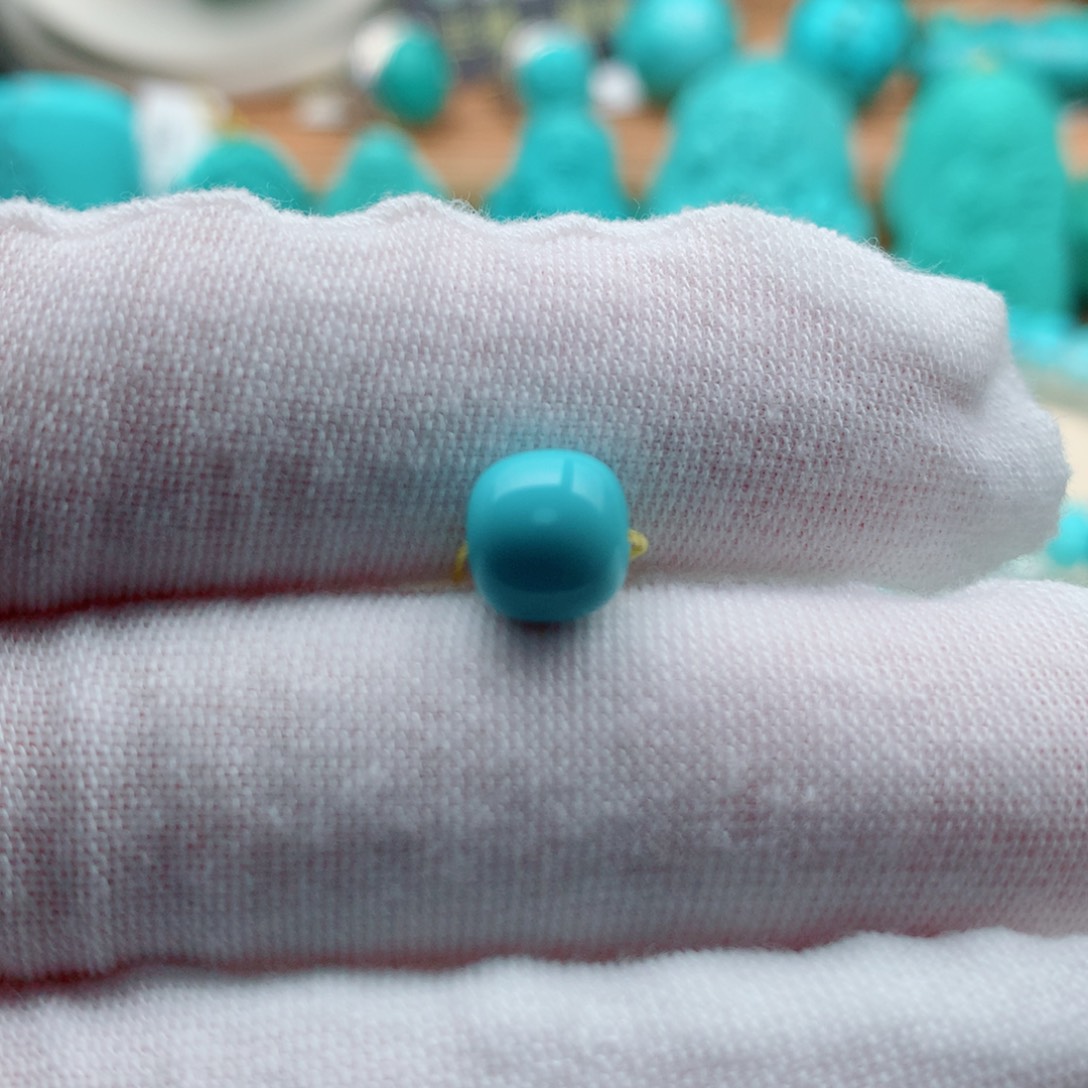 绿松石颈饰未镶嵌