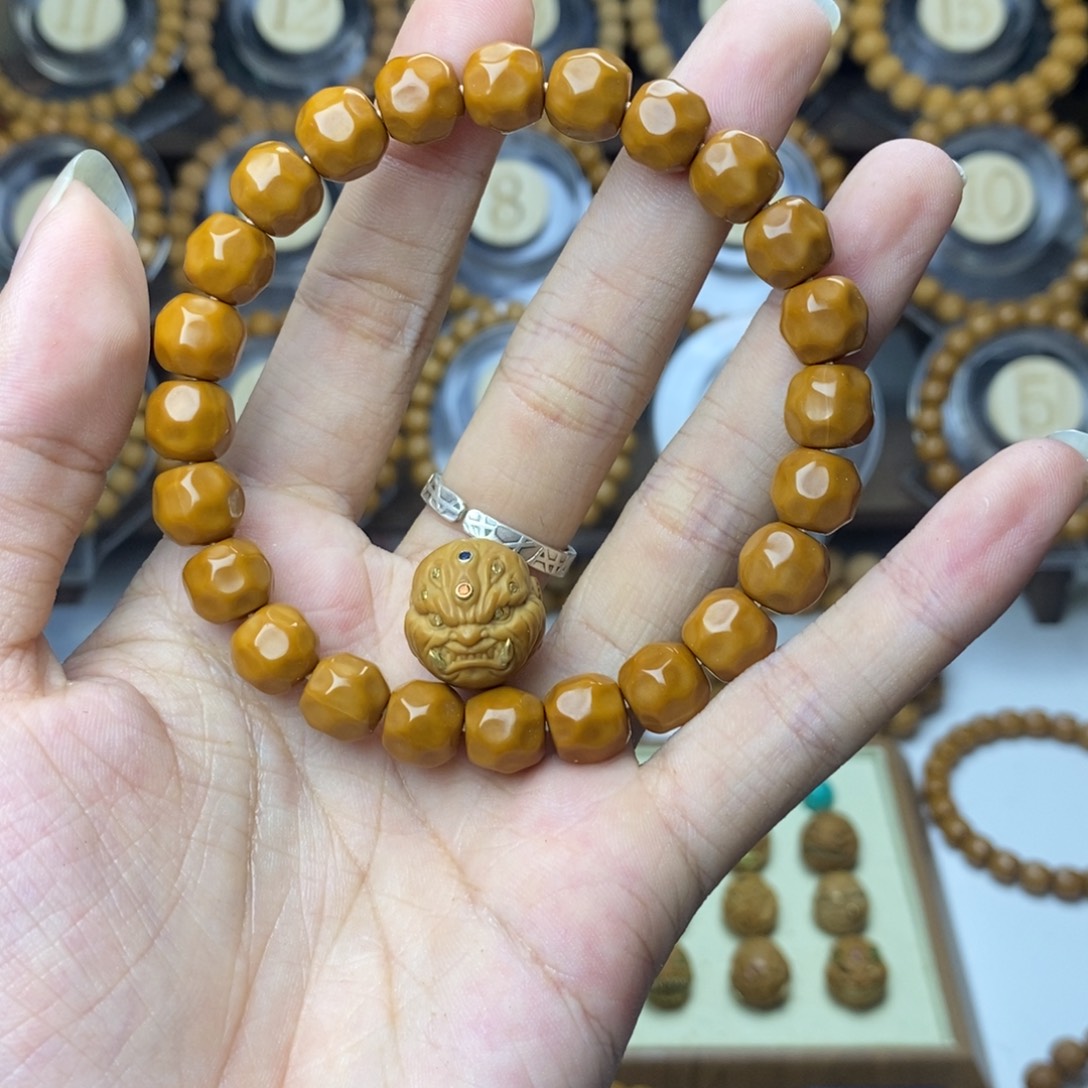 九***猴头核桃吊坠奶酪➕镶嵌单颗