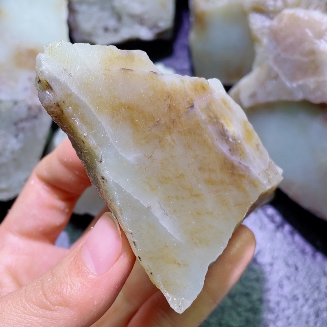 和田玉未镶嵌珠宝半成品