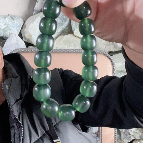 蛇纹石玉未镶嵌珠宝奇石