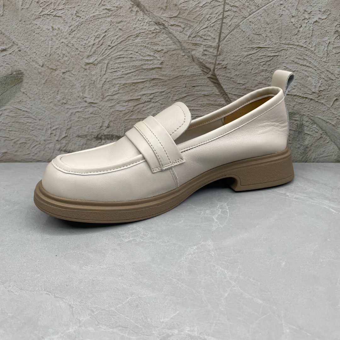 单鞋女 (羊皮)K0106(孤品)h 区36码