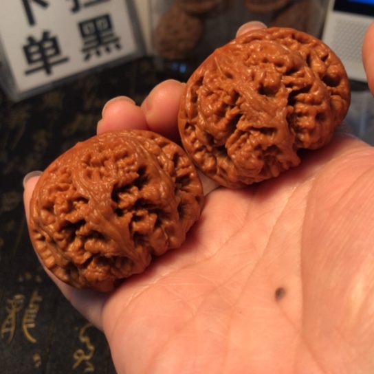 文玩核桃把件粗筋47mm