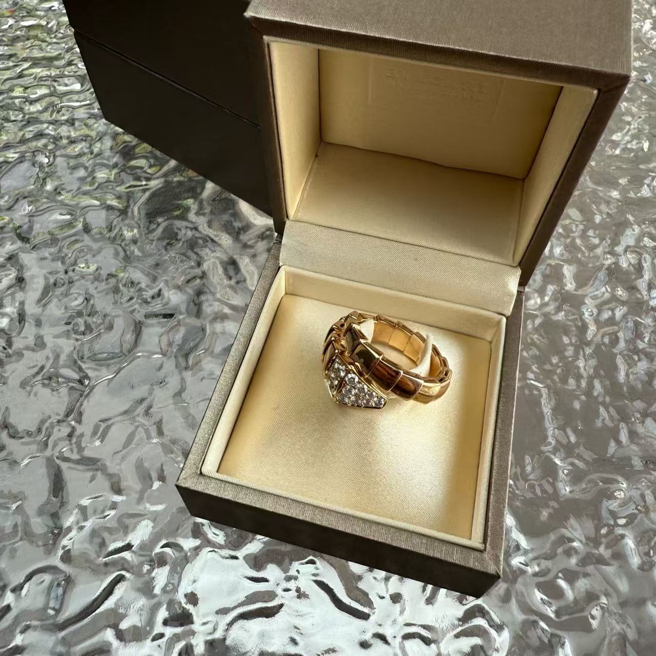 99新 BVLGARI/宝格丽  宝格丽蛇头满钻宽版戒指/尺码XXL 23年保卡