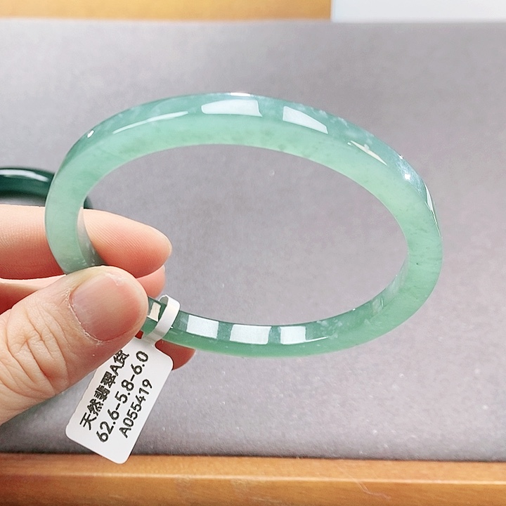【闪购商品】翡翠手镯（圆镯）未镶嵌