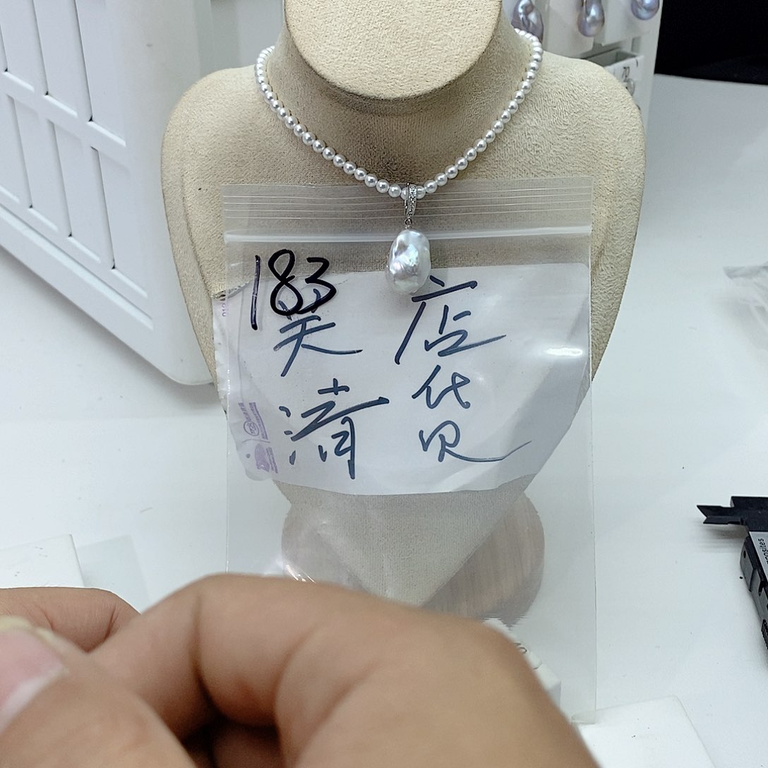 淡水珍珠颈饰合金