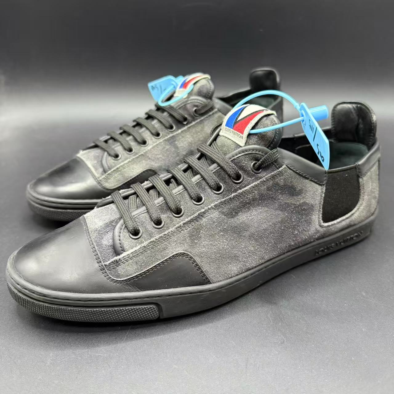 95新 LouisVuitton/路易威登 男士纯黑麂皮板鞋42.5欧码ola115s