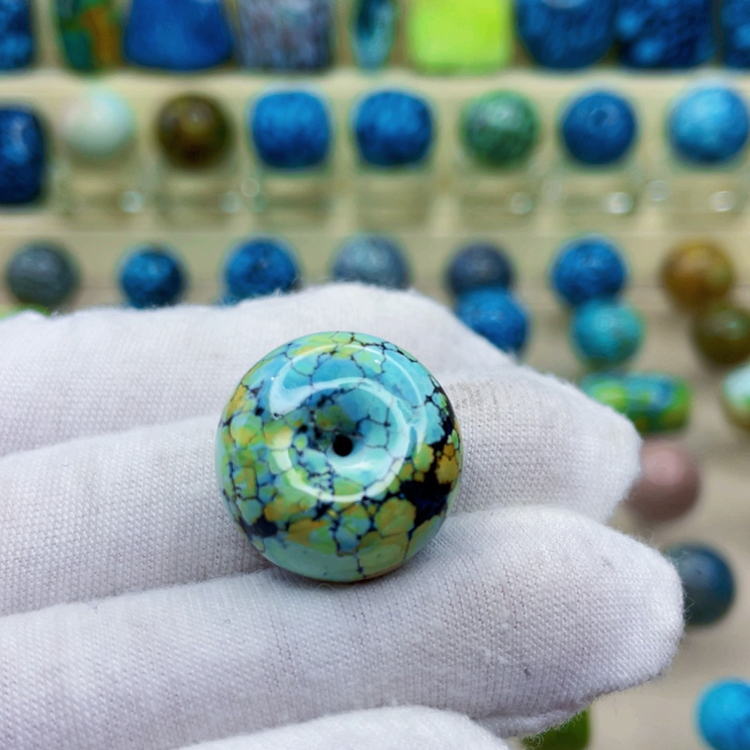 未镶嵌绿松石颈饰