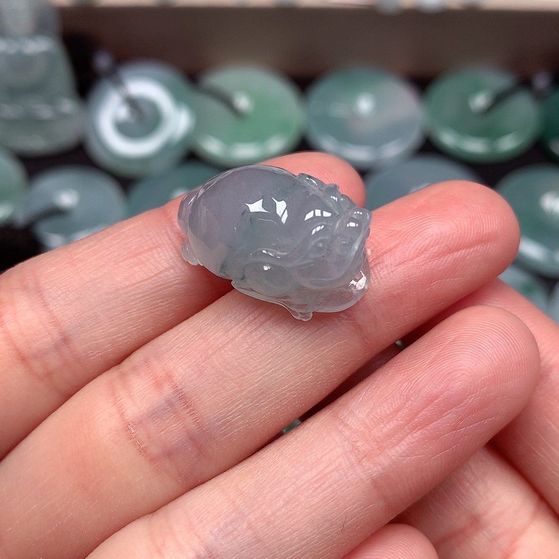 翡翠颈饰未镶嵌吊坠