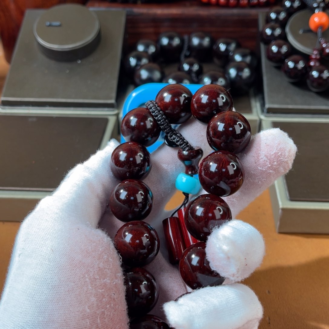 檀香紫檀（小叶紫檀）?****黑