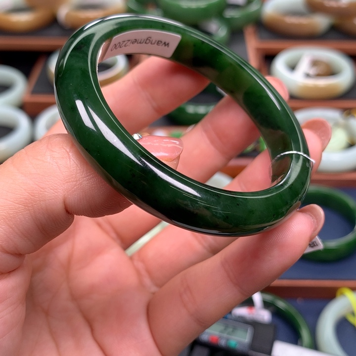 和田玉（碧玉）手镯未镶嵌