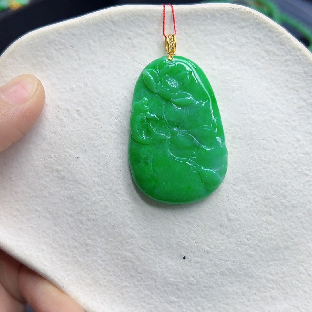 翡翠颈饰18K金镶嵌天然缅料A货一件