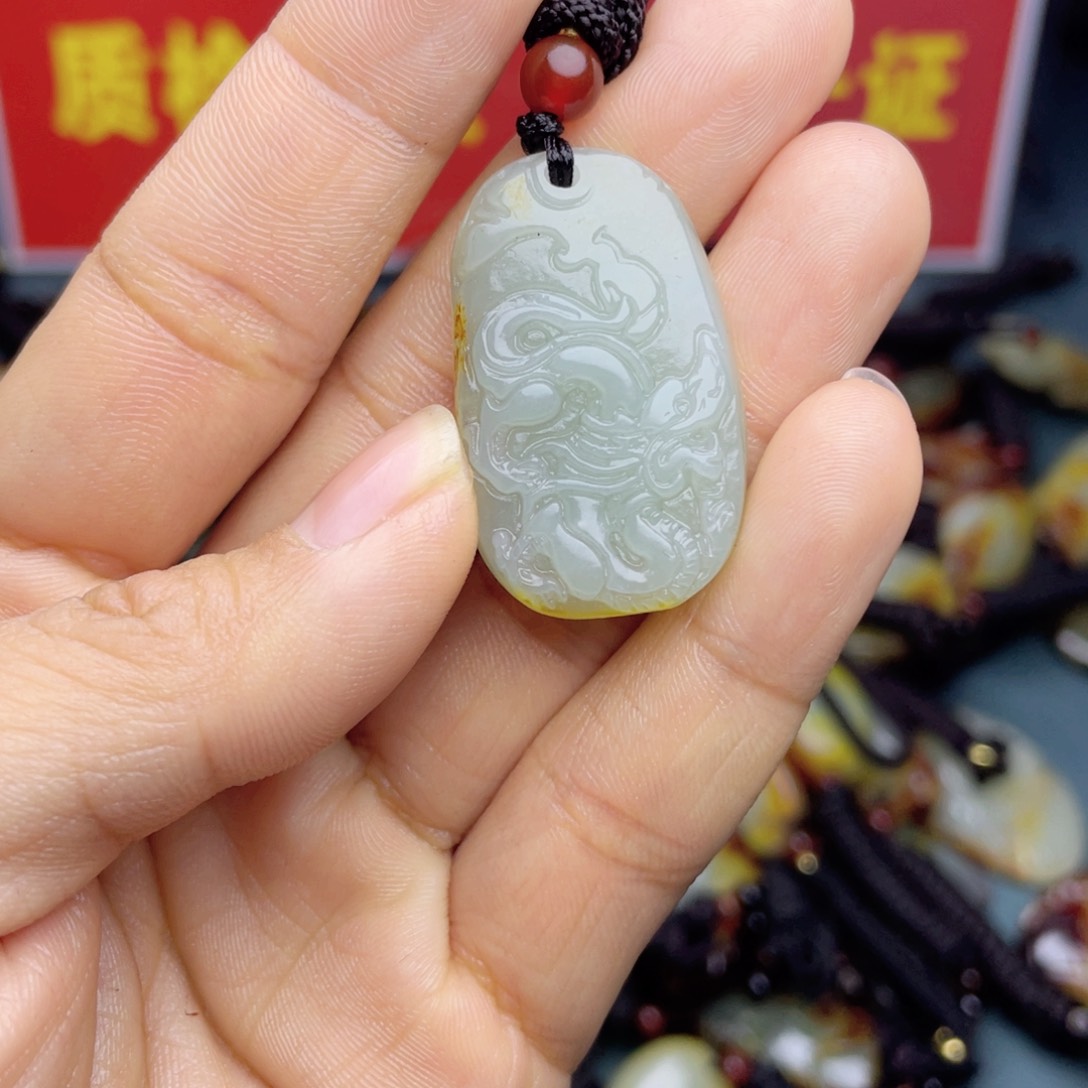 和田玉颈饰未镶嵌