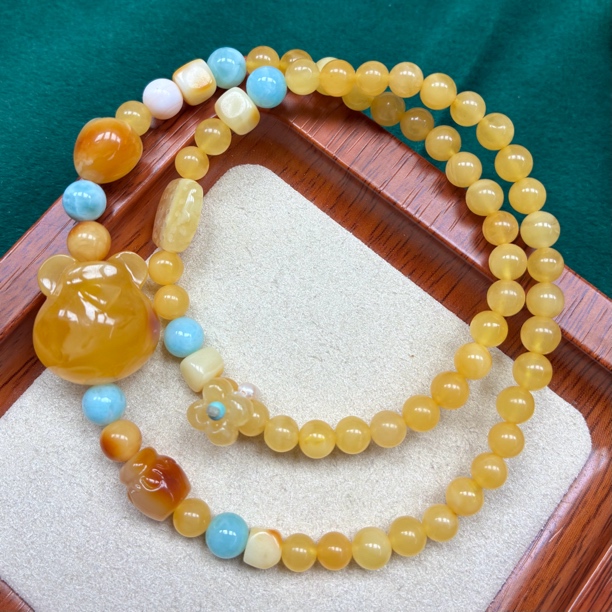 天然琥珀蜜蜡鸡油黄小熊双圈手串（抖音基地发货，带证书）