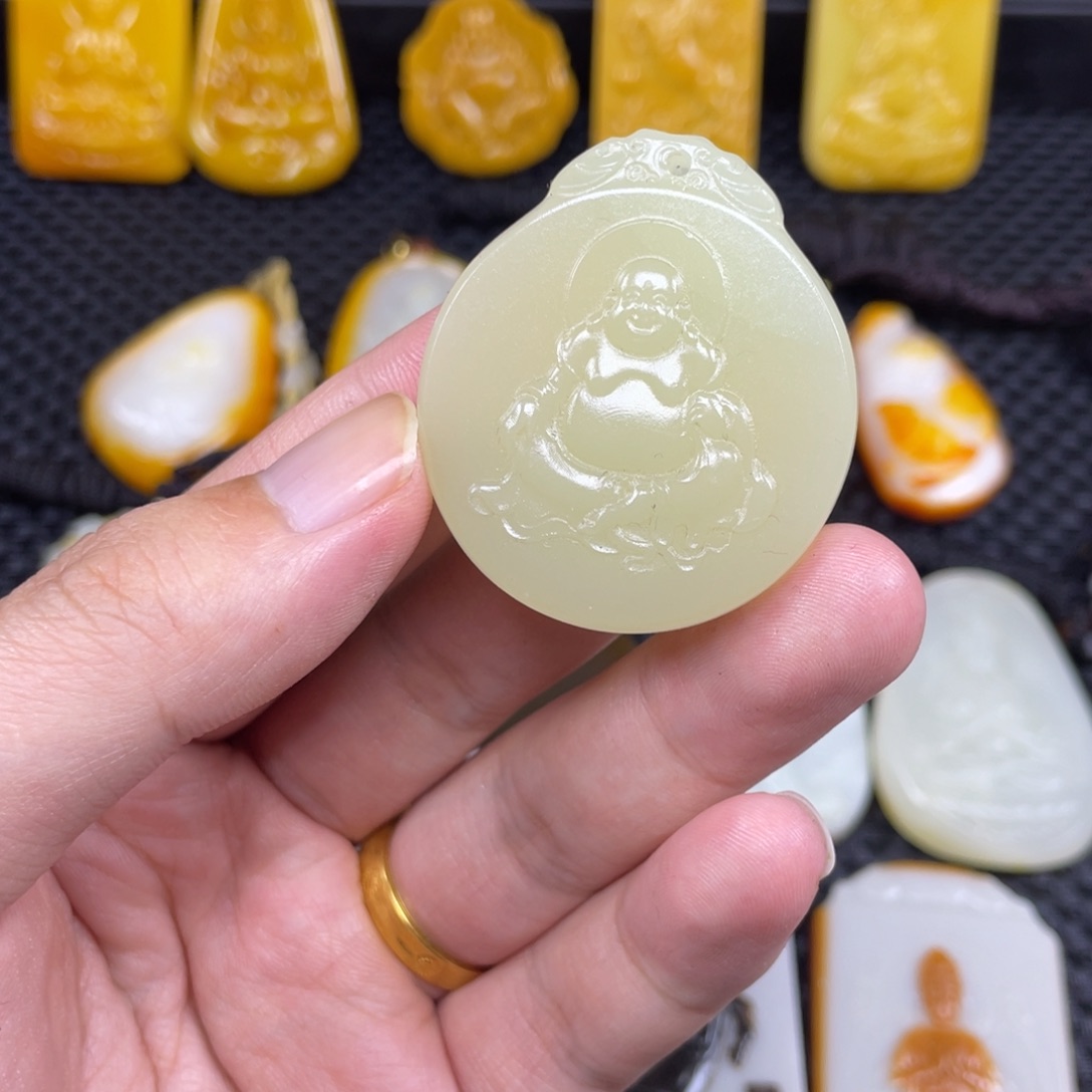 颈饰未镶嵌和田玉