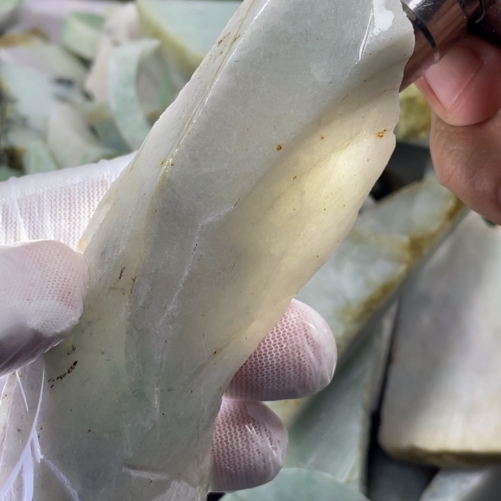 翡翠吊坠(不含链)未镶嵌天然翡翠边角料