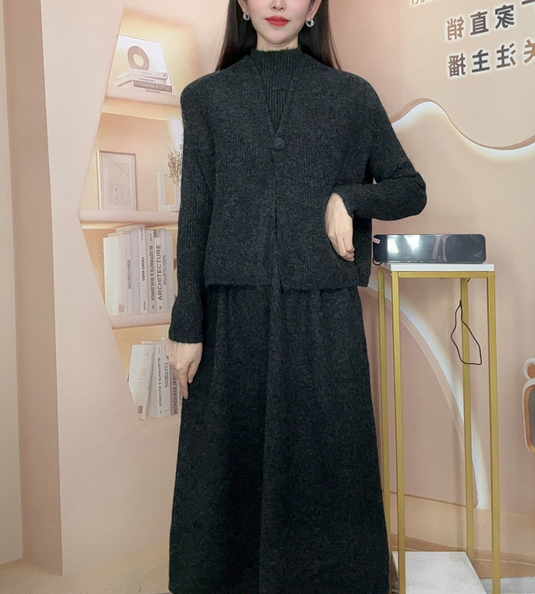 2025秋季新款洋气减龄时尚气质针织两件套