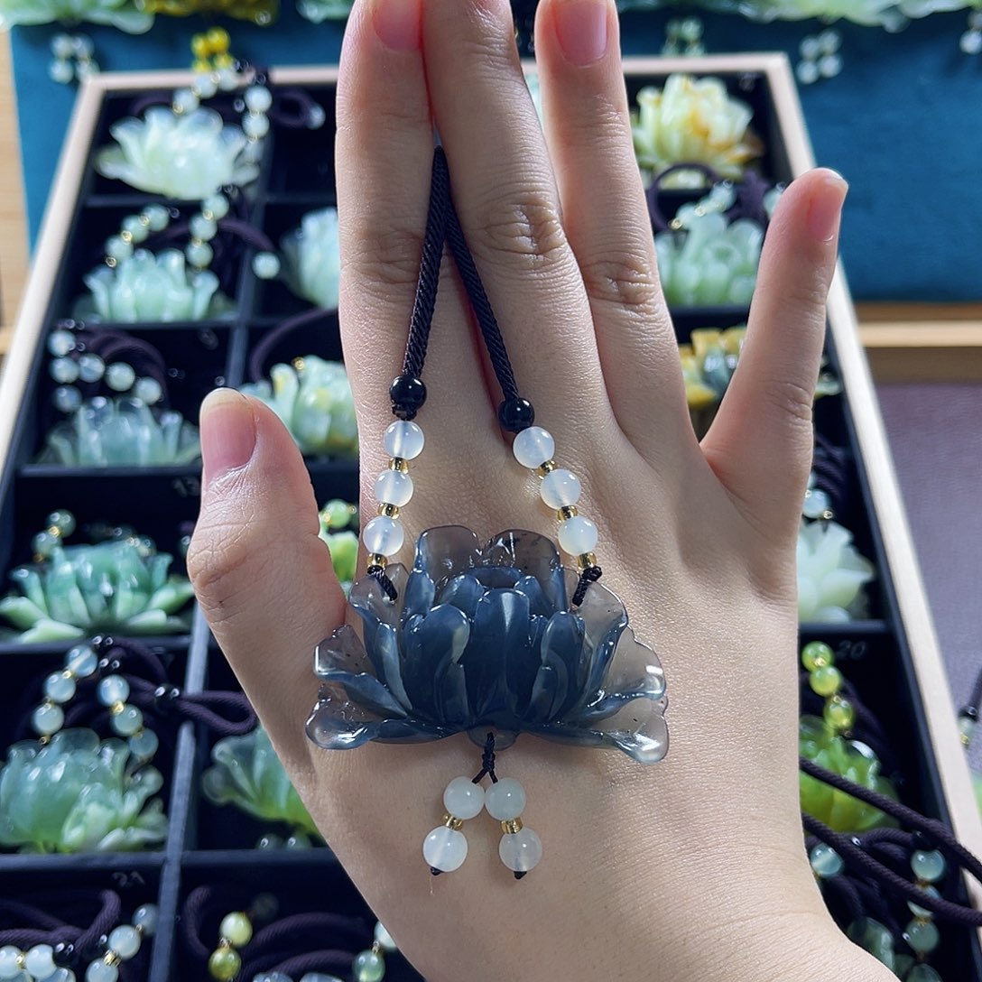 蛇纹石玉颈饰未镶嵌2