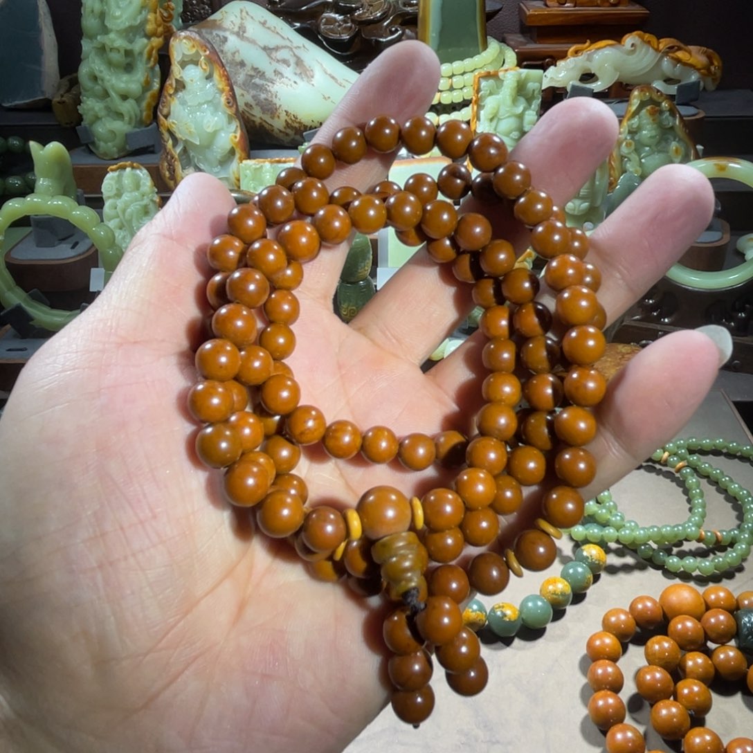 透闪石质玉108卡8未镶嵌