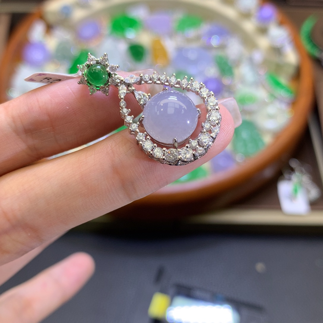 翡翠颈饰银S925镶嵌翡翠吊坠