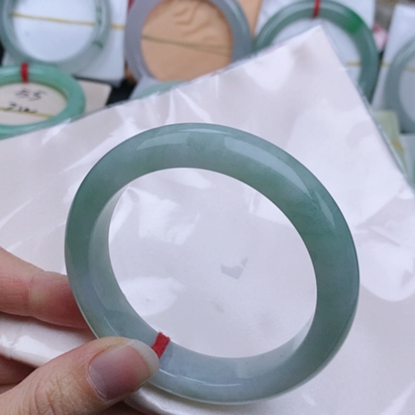 【闪购商品】翡翠手镯未镶嵌           正圈56.5 满绿