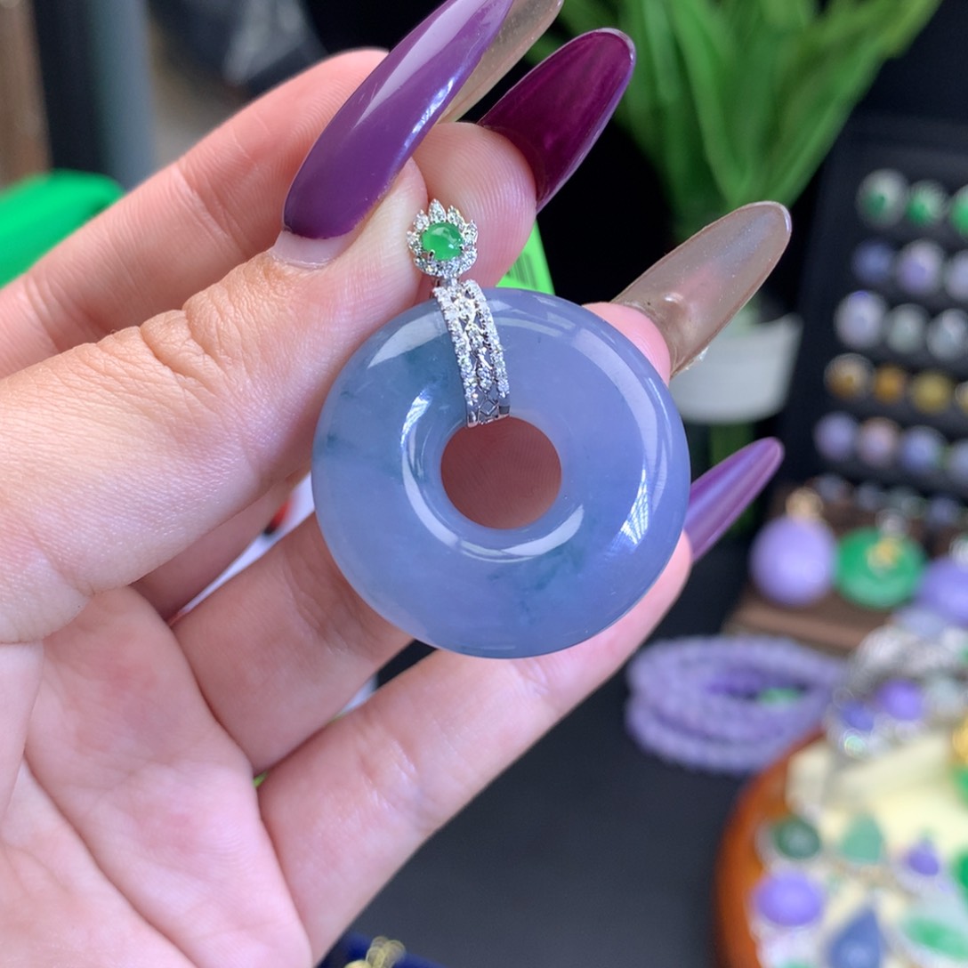 翡翠18K金镶嵌颈饰天然