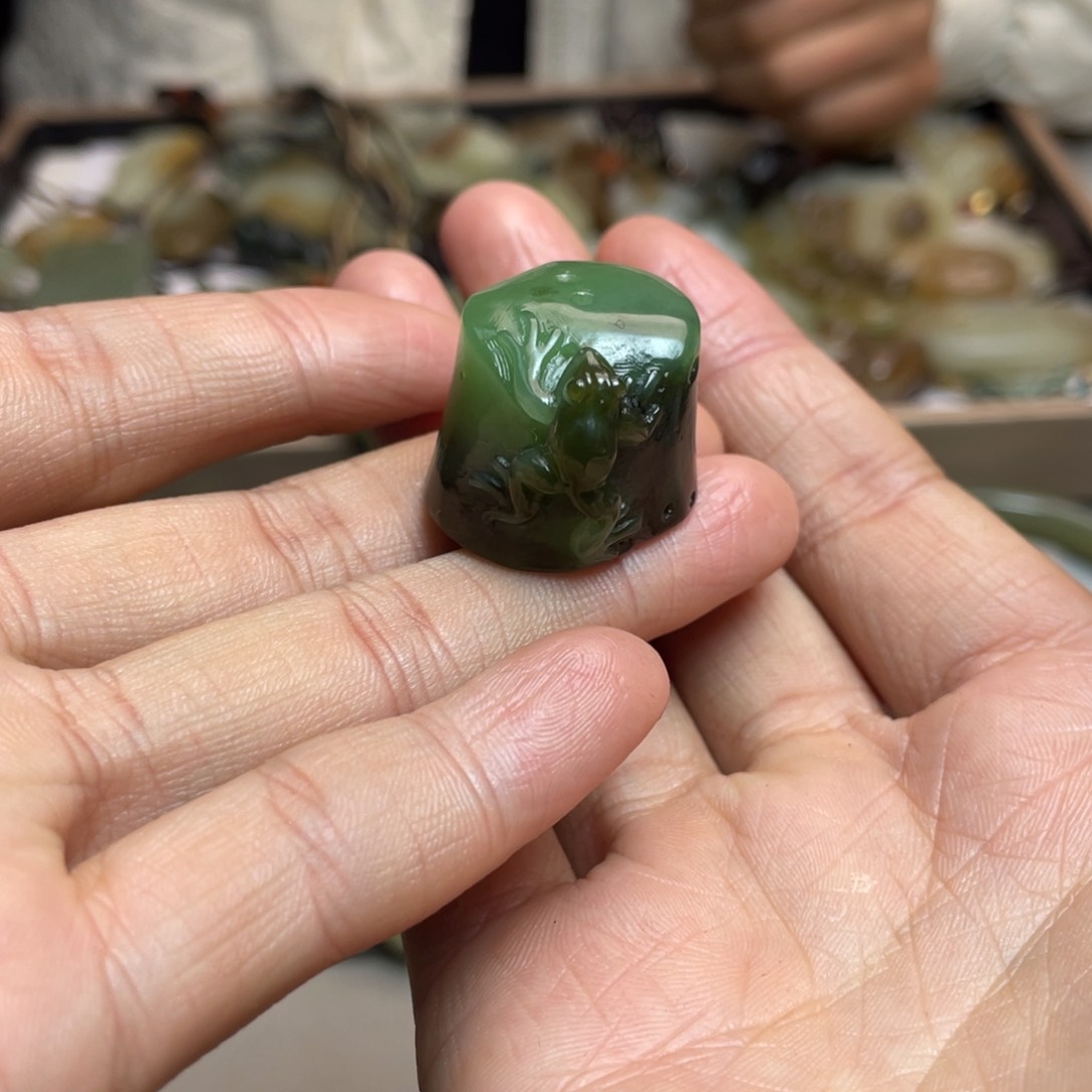 南红玛瑙颈饰未镶嵌