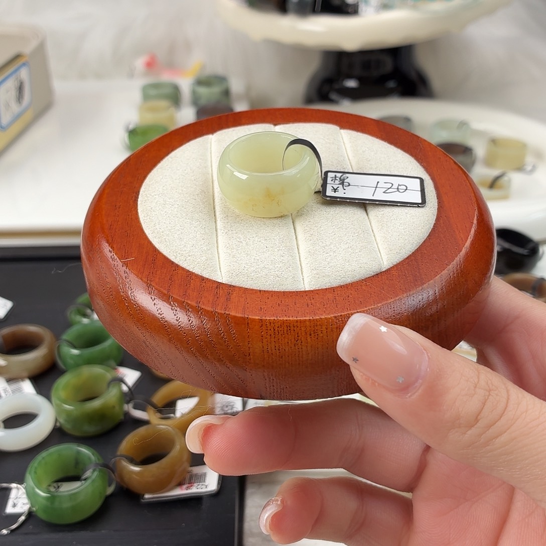 和田玉未镶嵌戒指Q119蜂蜜水墩墩内径17.0