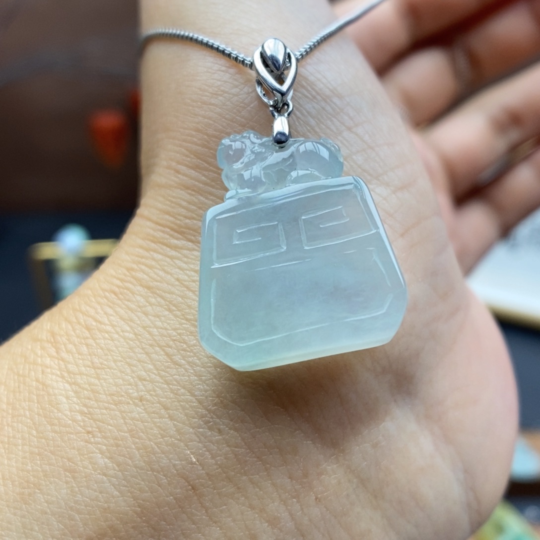 【闪购商品】颈饰银S925镶嵌翡翠75