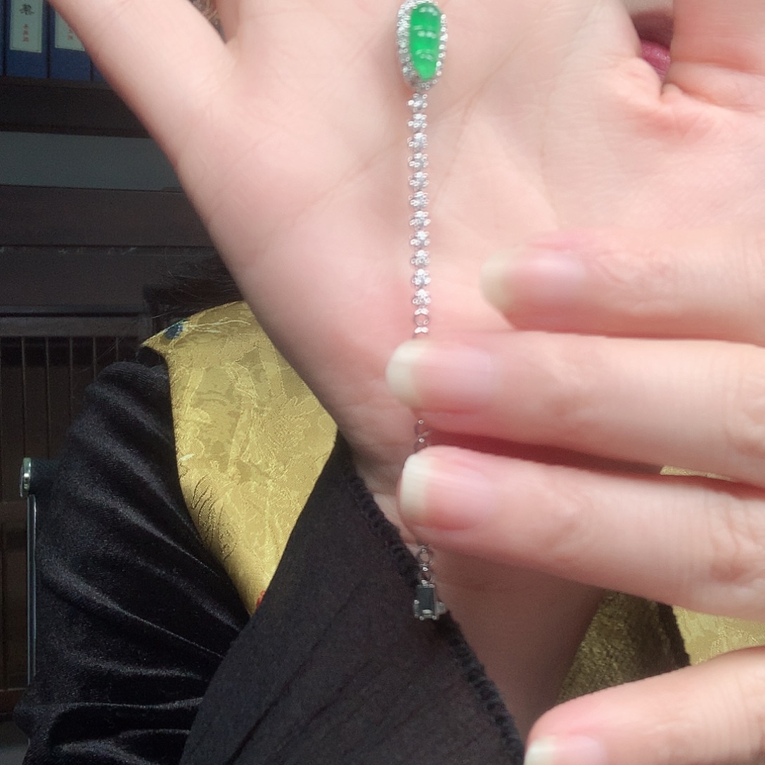 翡翠裸石冰阳绿佛豆手链，18k