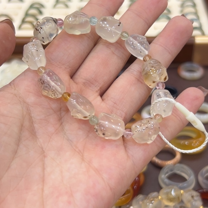 玲***岛玛瑙/玉髓合金戒指223兔子