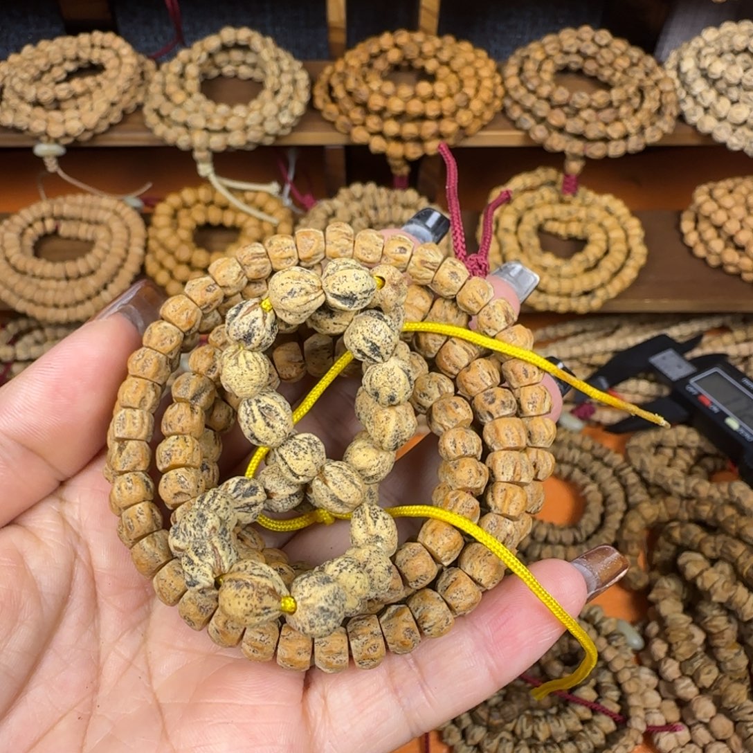 泰***山吊坠柏香籽/百香籽