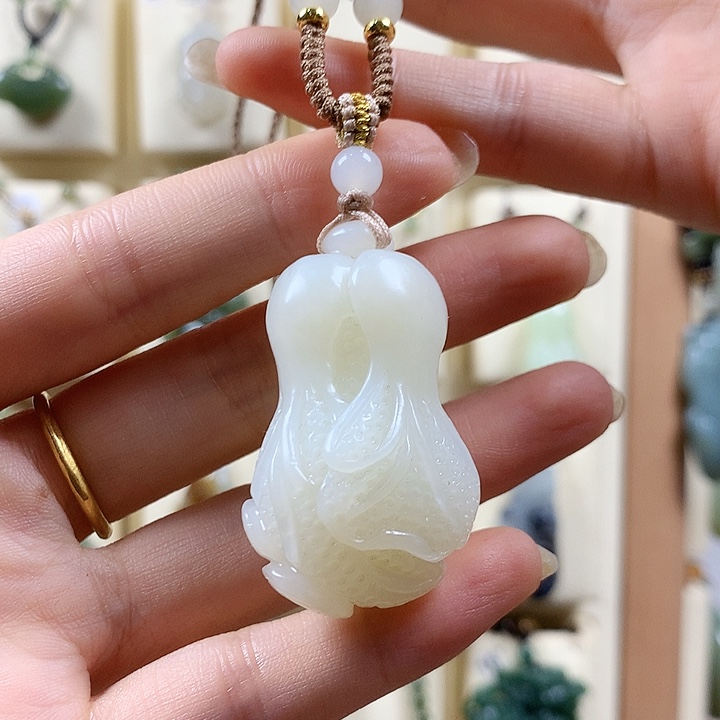 颈饰未镶嵌和田玉